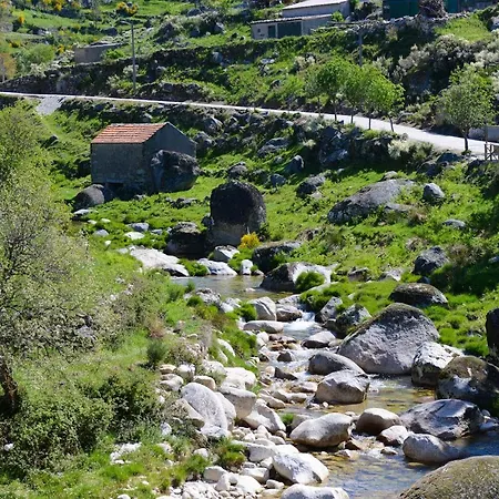 Casa Dos Alcaides Holiday home Sabugueiro (Guarda)