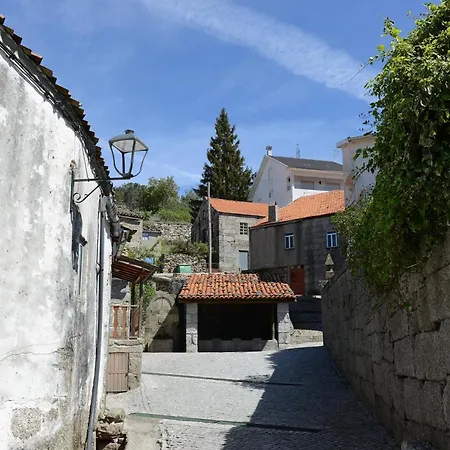 Casa Dos Alcaides Sabugueiro (Guarda)